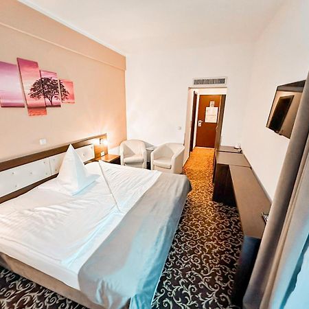 Hotel Neon Тимишоара Экстерьер фото