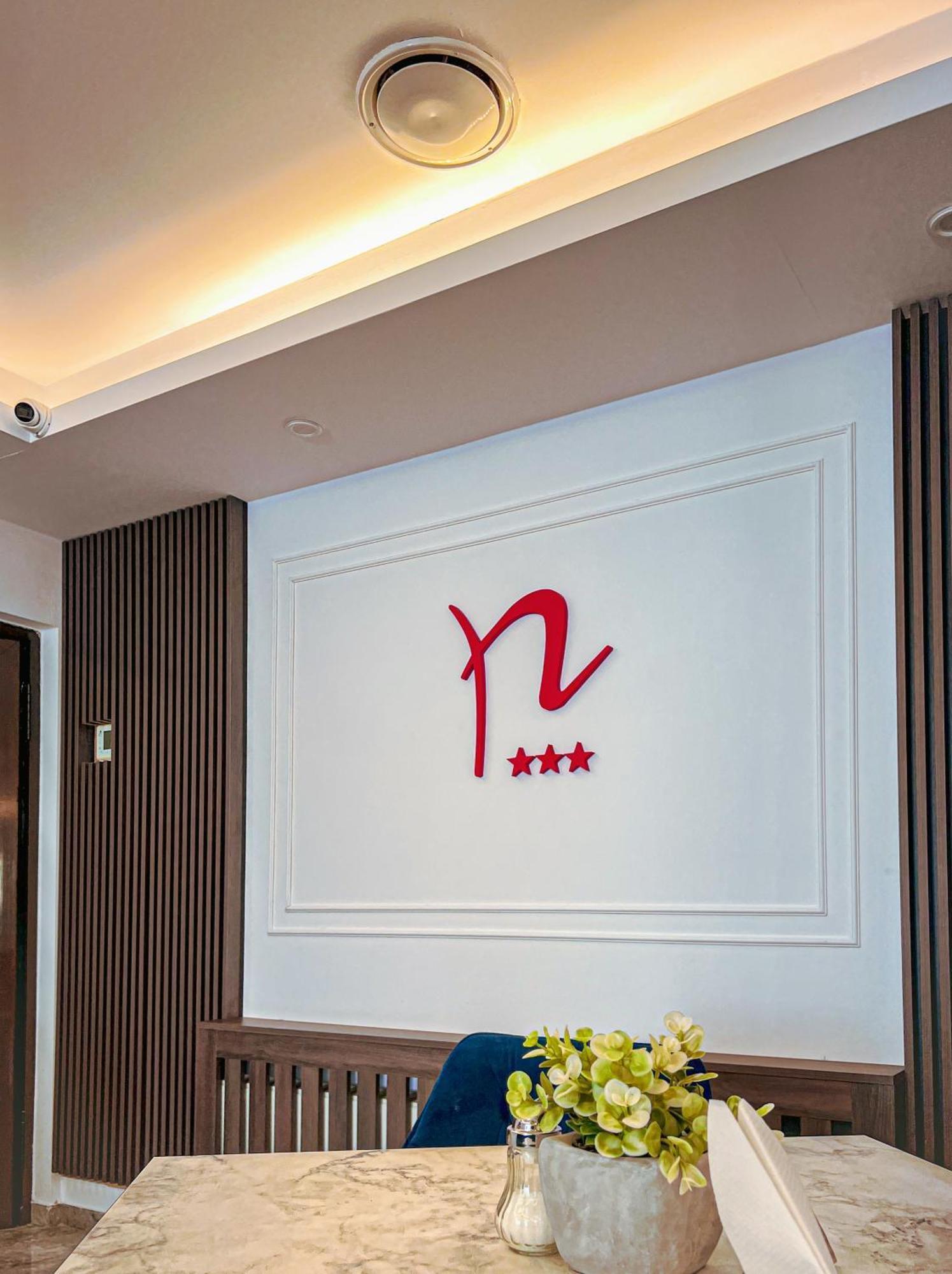 Hotel Neon Тимишоара Экстерьер фото