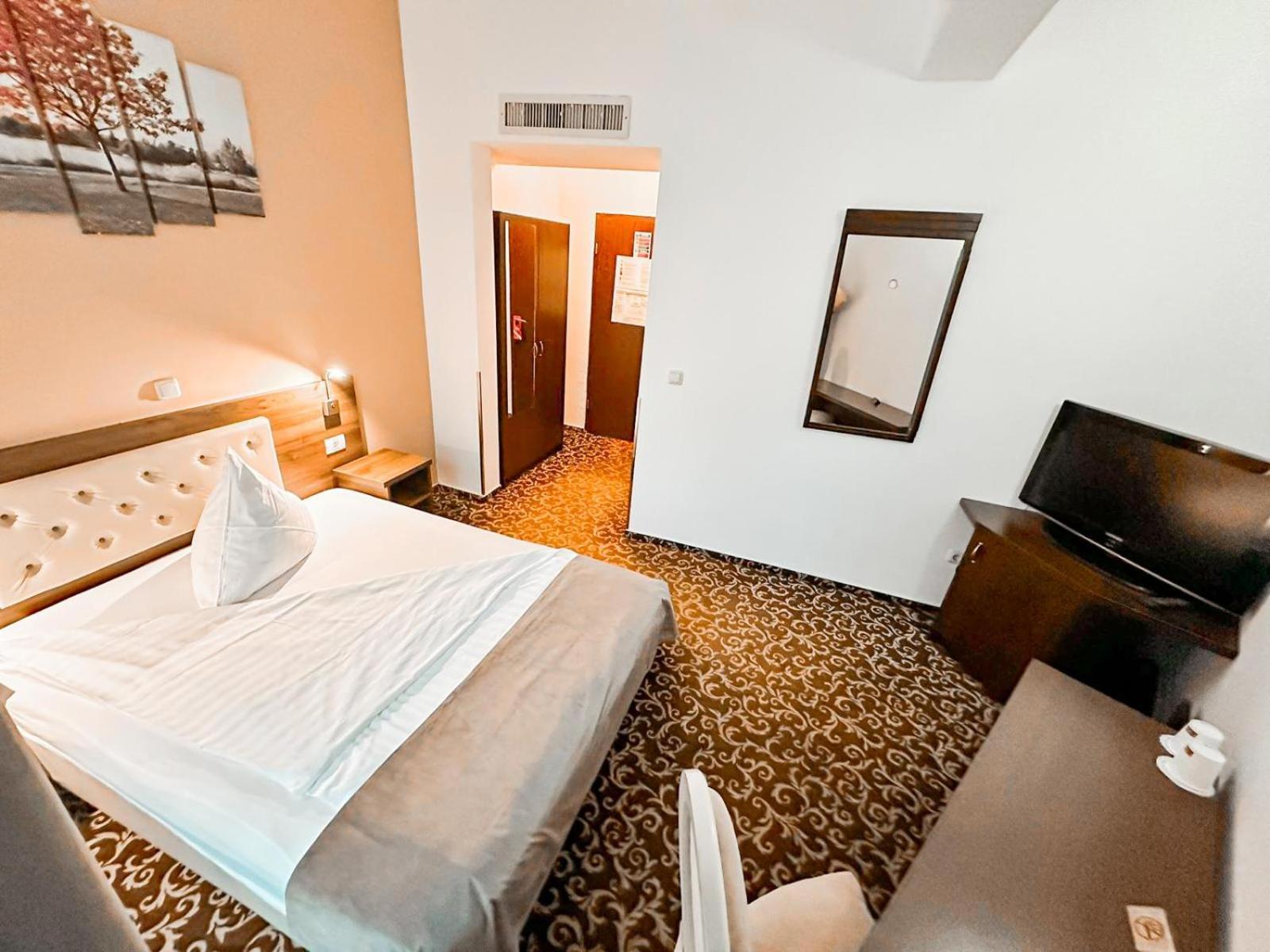 Hotel Neon Тимишоара Экстерьер фото
