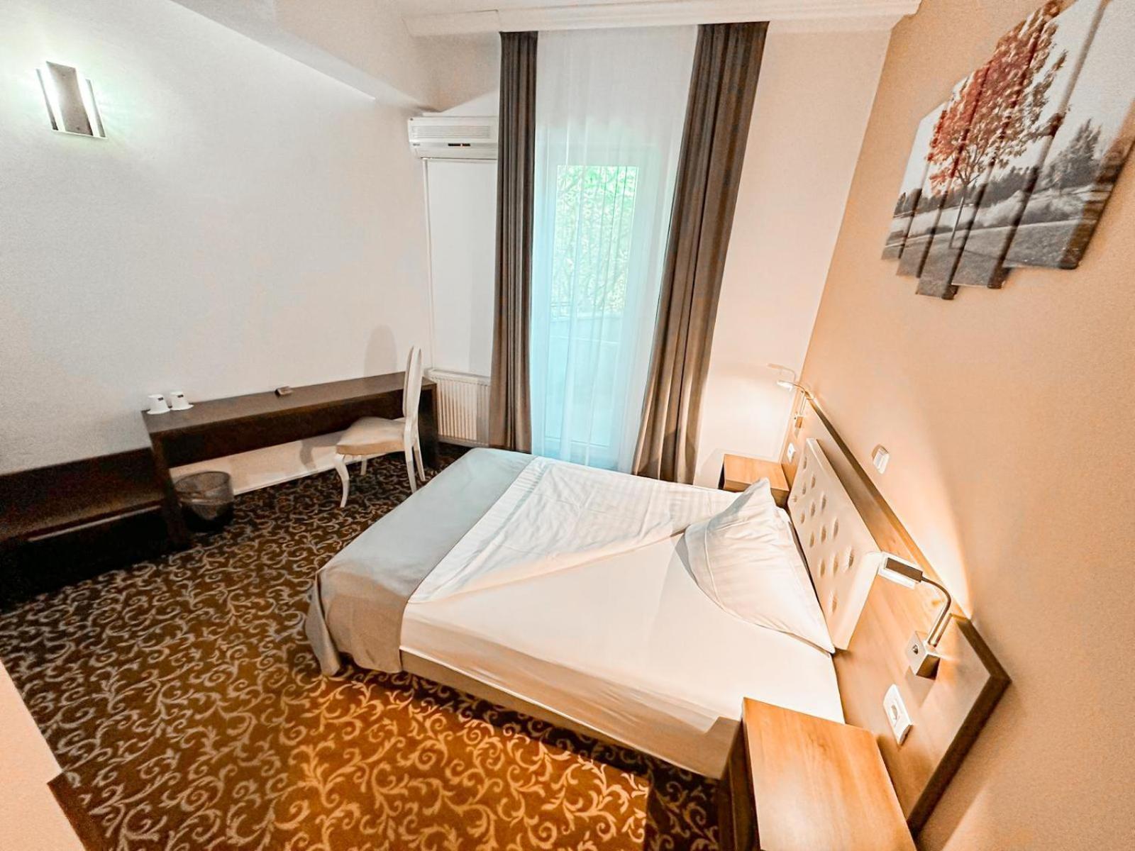 Hotel Neon Тимишоара Экстерьер фото