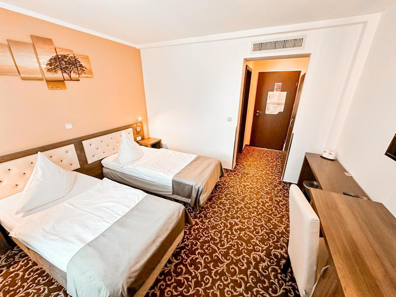 Hotel Neon Тимишоара Экстерьер фото
